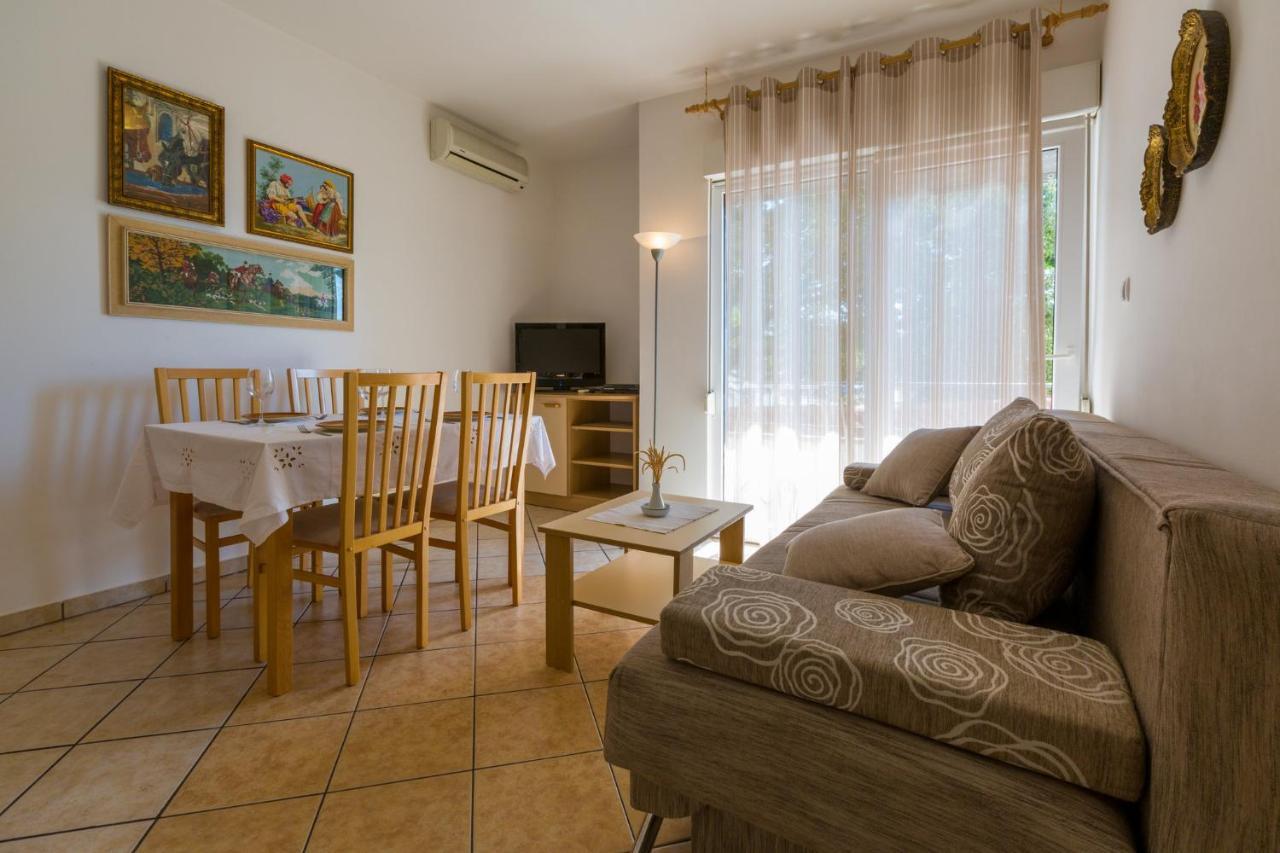 Apartments Domino R Dramalj Extérieur photo